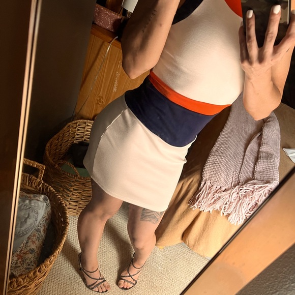 Women’s Colorblock Dress - Picture 5 of 5